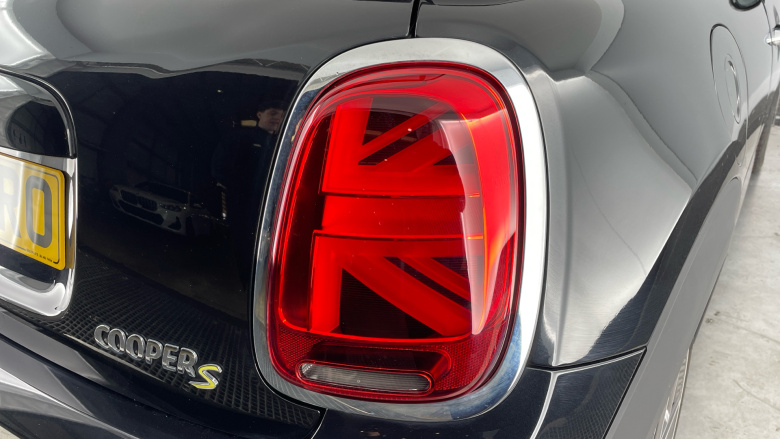 MINI Hatchback 135kW Cooper S Level 1 33kWh 3dr Auto Electric Hatchback